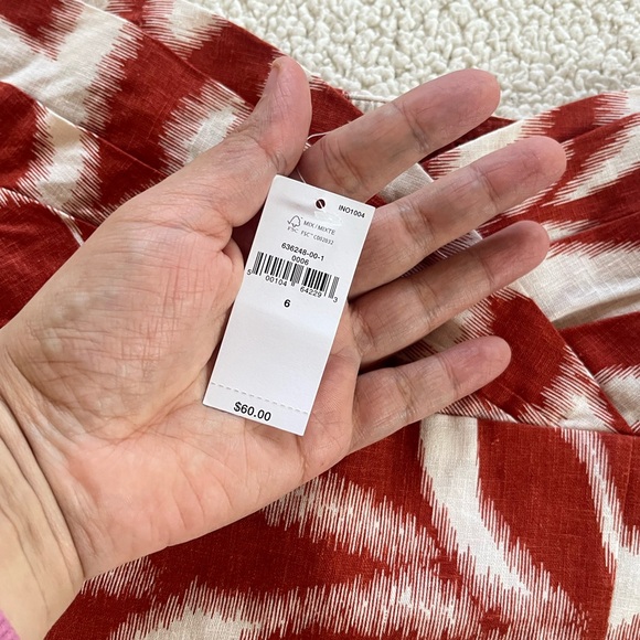 Banana Republic Vibrant Red and White linen Patterned Crop Top - Picture 5 of 10